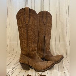 Ariat women’s cowboy boots